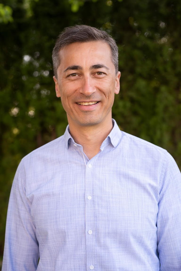 Sinan, Founder of Respectlytics - privacy-first mobile analytics developer